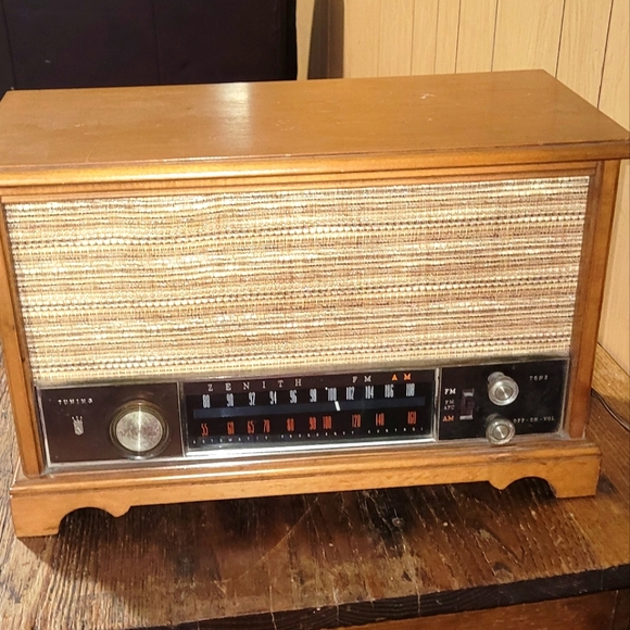 Zenith | Portable Audio & Video | 95s Zenith Am Fm Long Distance Radio ...